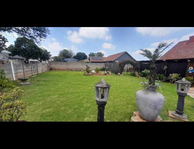 3 BEDROOM HOUSE FOR SALE IN RHODESFIELD